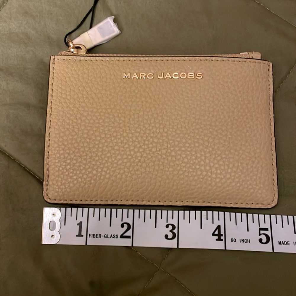 NWT MARC JACOBS credit card/ coin purse 
Size 5”w  x 3 3/4” H - Picture 6 of 8